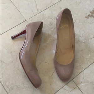 Louboutin Nude pumps